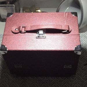 Ultra makeup case